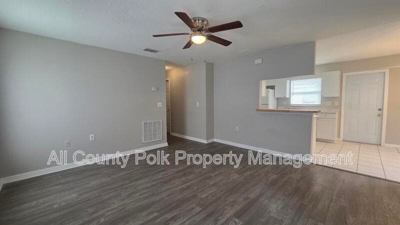 Lakeland House: 220 S Eastside Dr.