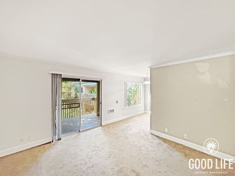 La Jolla Condo: 8512 Via Mallorca