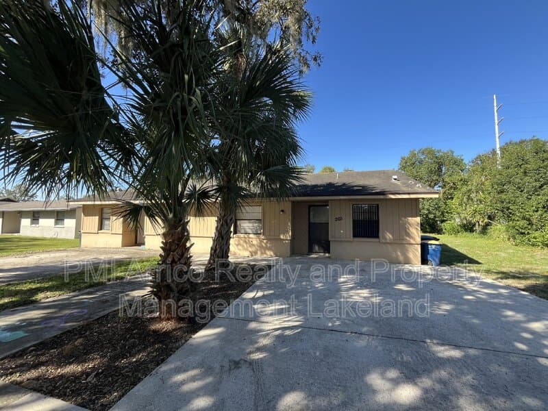 Bartow Condo: 265 Fleetwood Ave