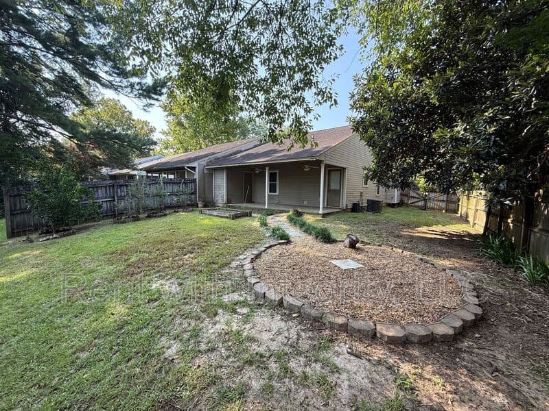 Tallahassee House: 2418 Ian Drive