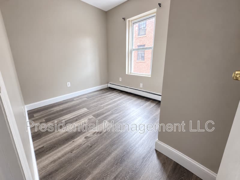 Hartford Condo: 258 Lawrence St