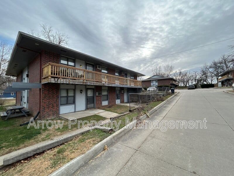 Tarkio House: 607 S 7th Street-12