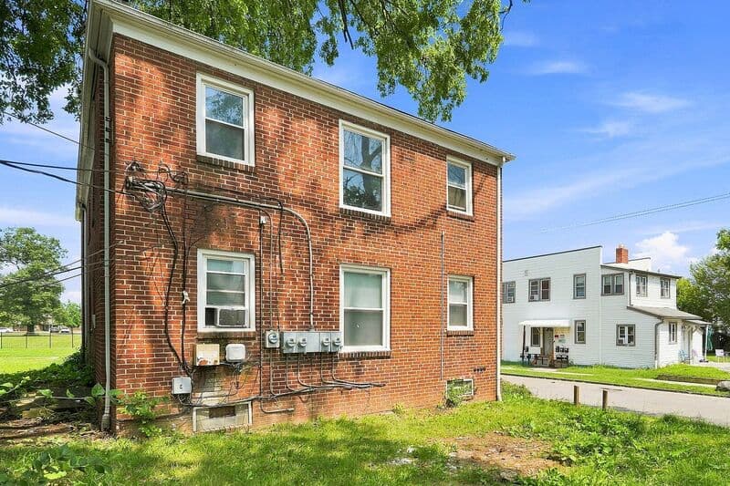 Columbus House: 397 Catherine Street