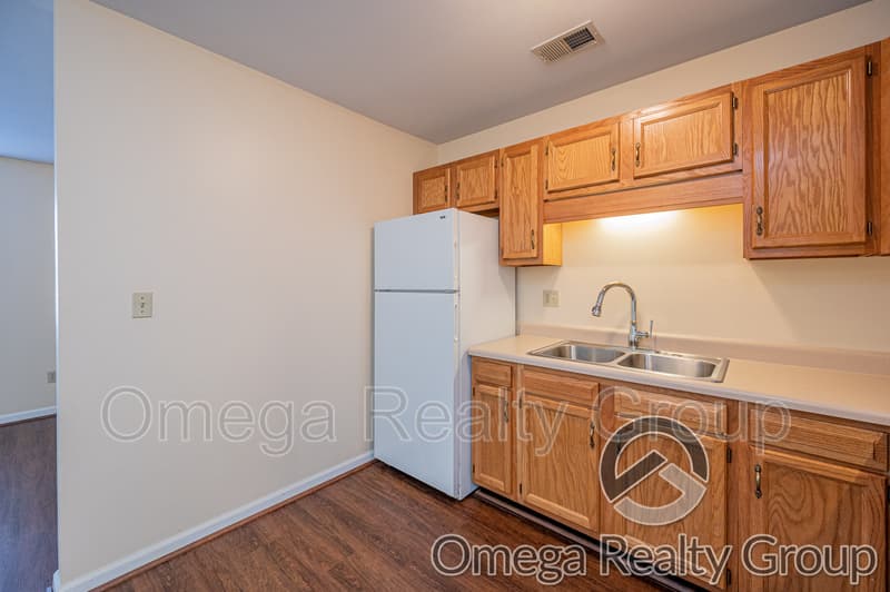Mc Calla Condo: 484 Grey Hill Rd