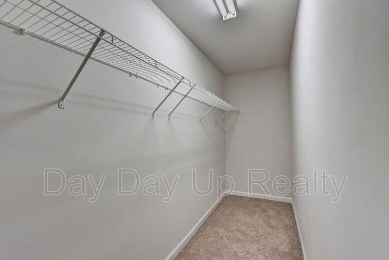 Suwanee House: 5605 Bright Cross Way