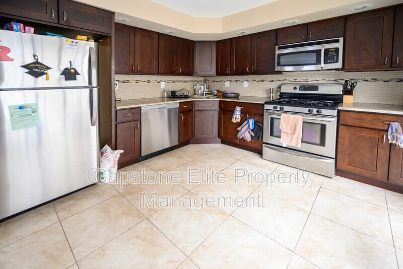 Newark Condo: 12 Krueger CT