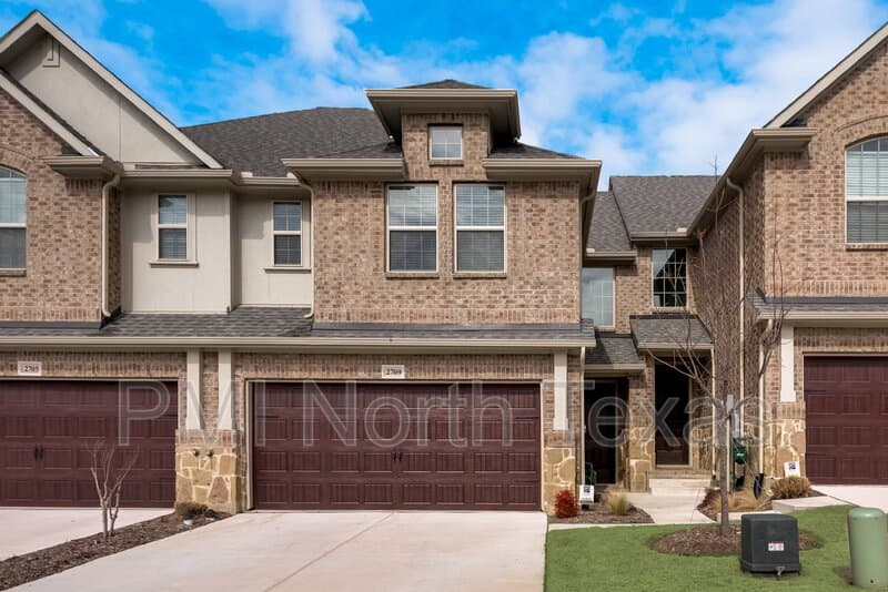 Little Elm House: 2709 Splendor Ln