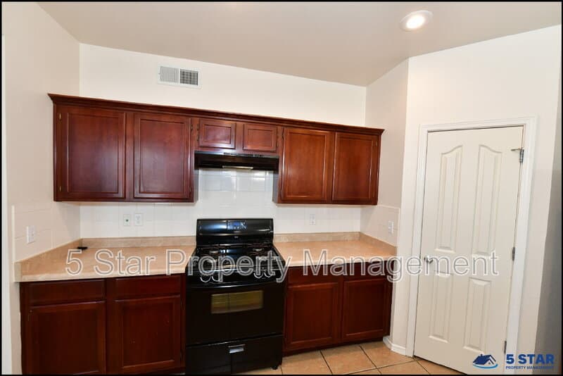 El Paso House: 736 Draco Pl !!