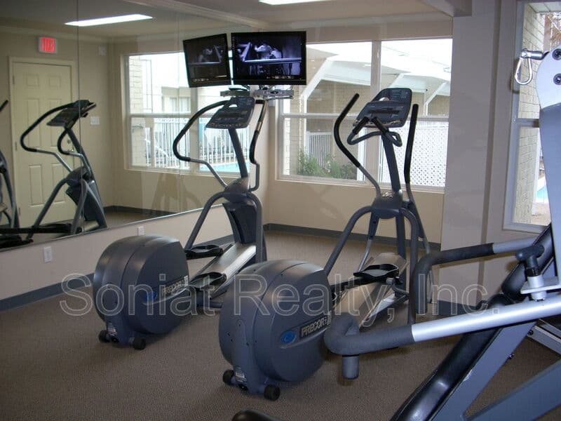Metairie Condo: 3805 Houma Blvd
