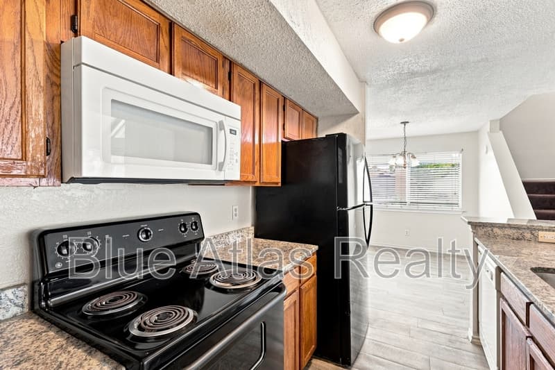 Dallas Condo: 9803 Walnut St