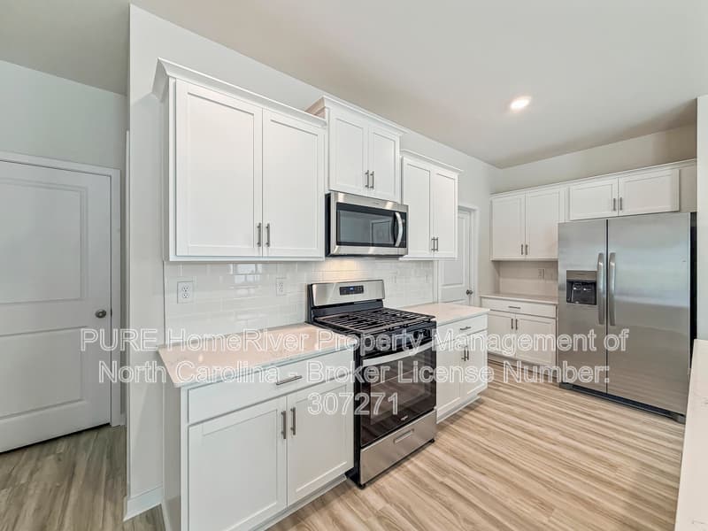 Lincolnton House: 2809 Frances View Ln