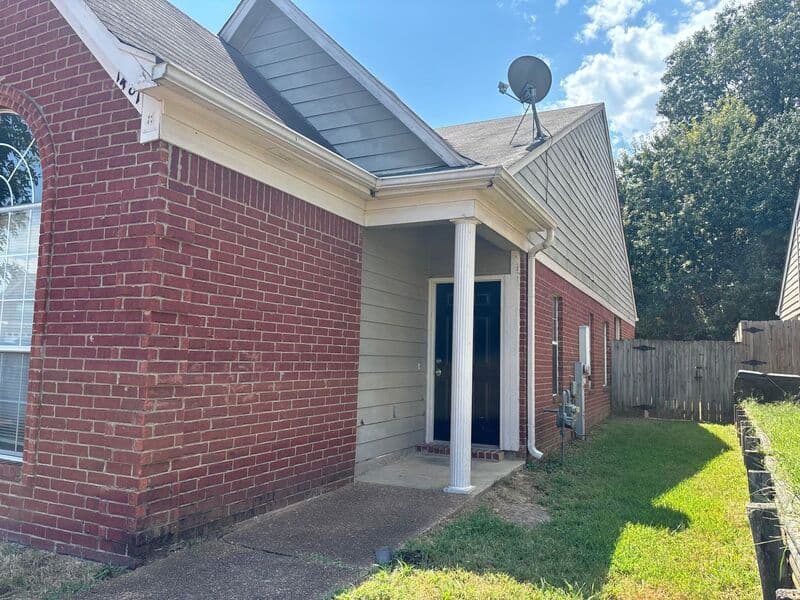 Cordova House: 1481 Estacada Way