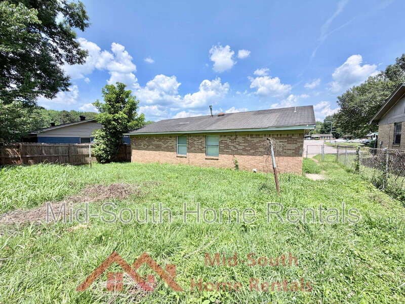 Memphis House: 3431 Rebeh Rd