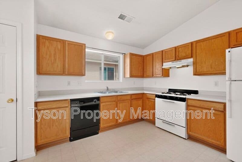 Rio Rancho House: 908 Bursum Ln