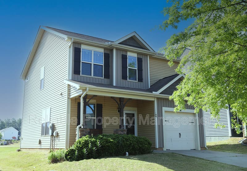 Clayton House: 198 Balboa Parkway