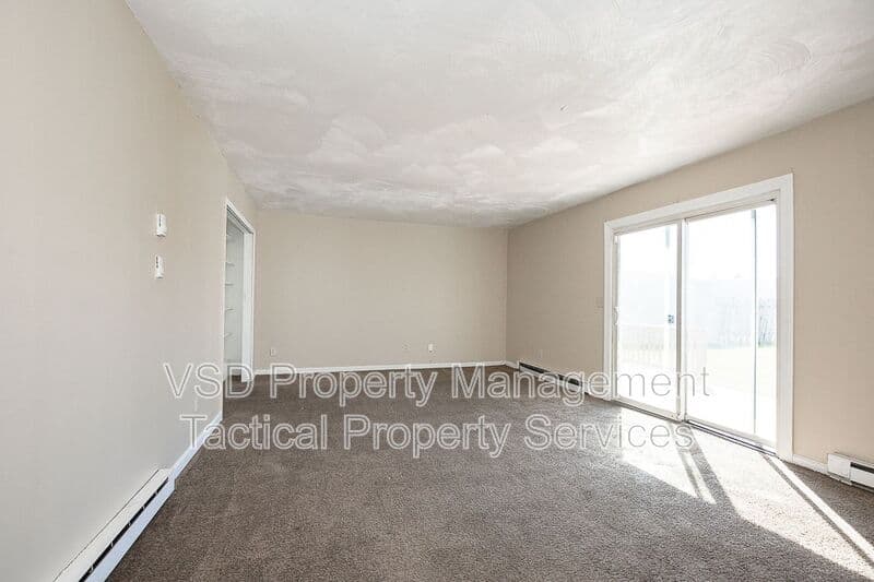 Euclid House: 374 E 232 St