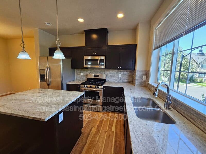 Portland Townhome: 14976 NW Orchid St