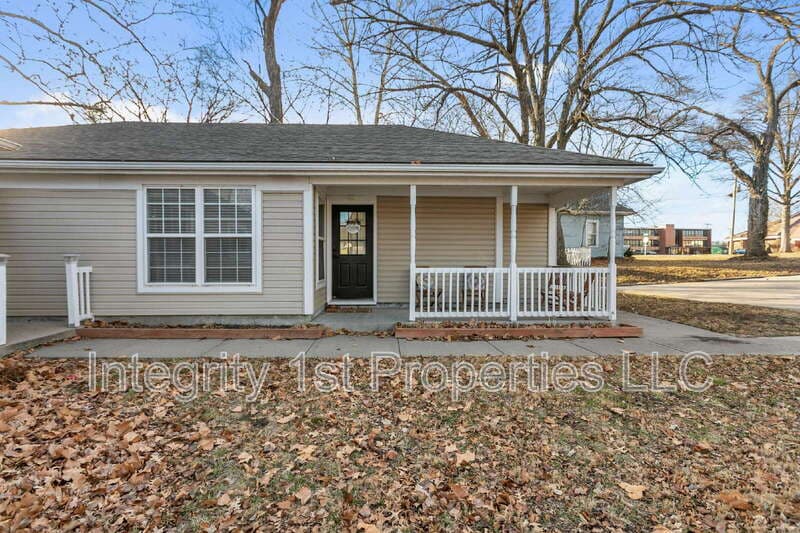 Shawnee House: 11221 West 59th Terrace