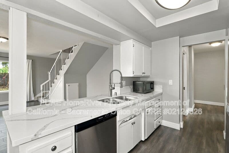 Carmichael House: 5805 Cada Circle