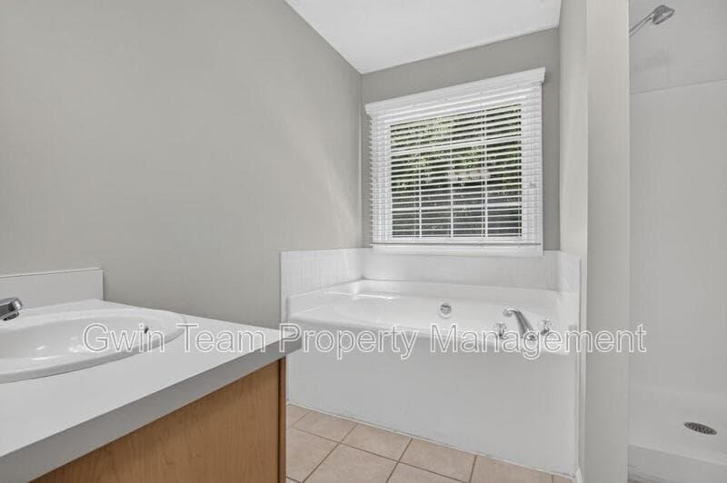Monroe House: 4025 Hemingway Dr