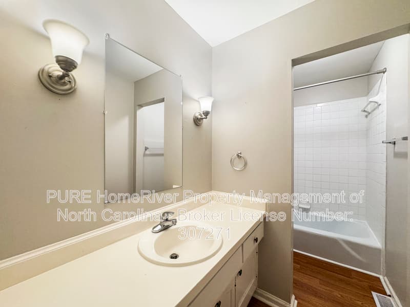 Greensboro House: 5403 Amberhill Dr