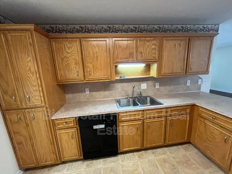 Hamilton House: 130 Mobley Court