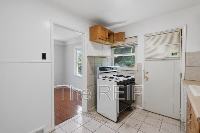 Detroit Condo: 7335 Curtis St
