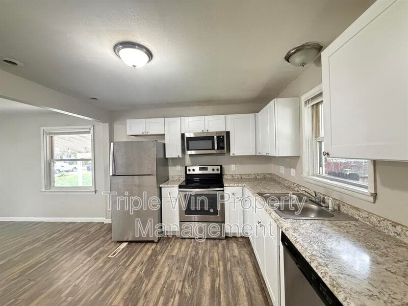 Florissant House: 740 Crowder Dr.
