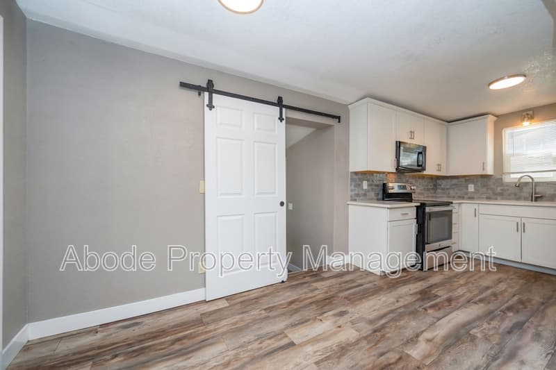 Loveland House: 136 South Lincoln Avenue