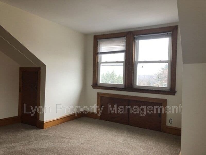 Cumberland Condo: 3880 Mendon Rd