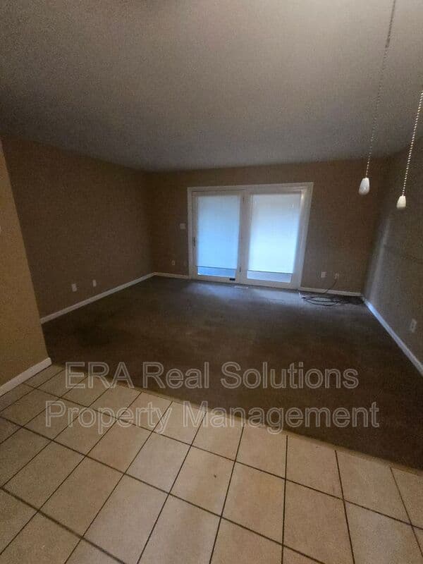 Columbus House: 2324 N WOODBROOK E CR