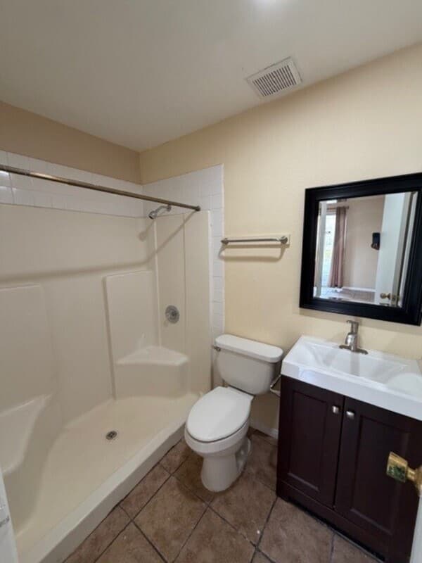 National City Condo: 1609 Grove Street Unit B