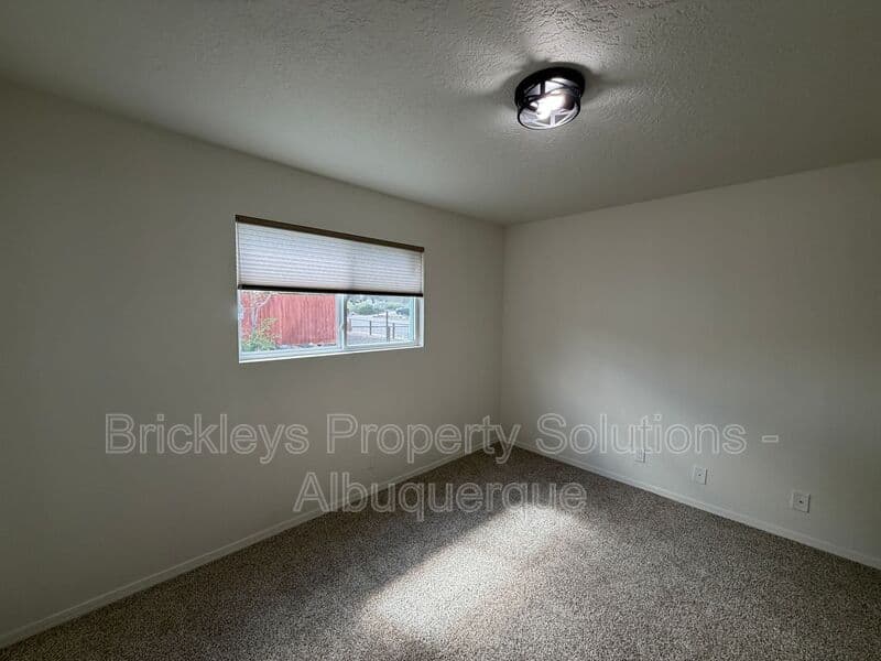 Albuquerque House: 5608 Drake Ave NW