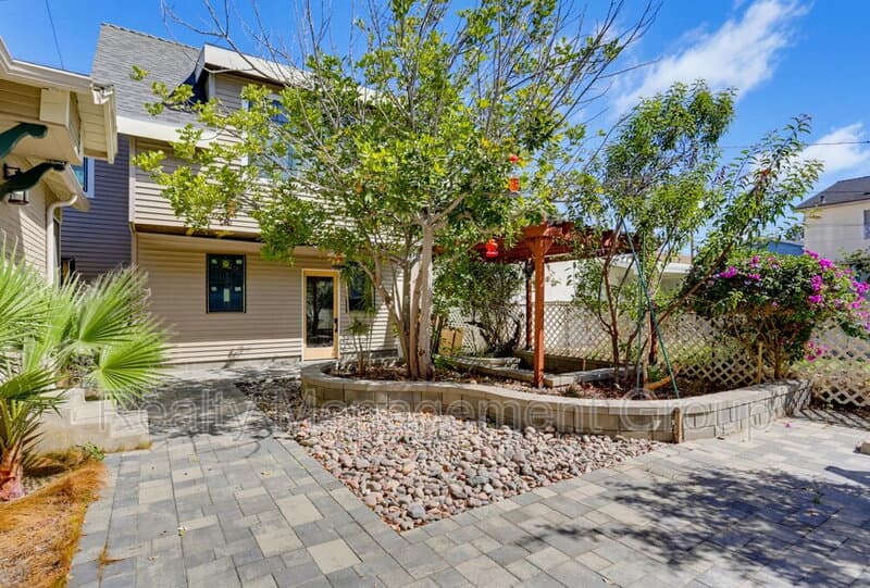 San Diego Condo: 4469 Cleveland Avenue