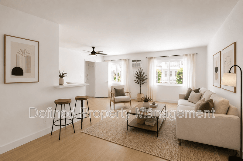 Tarzana House: 5919 Reseda Blvd 48