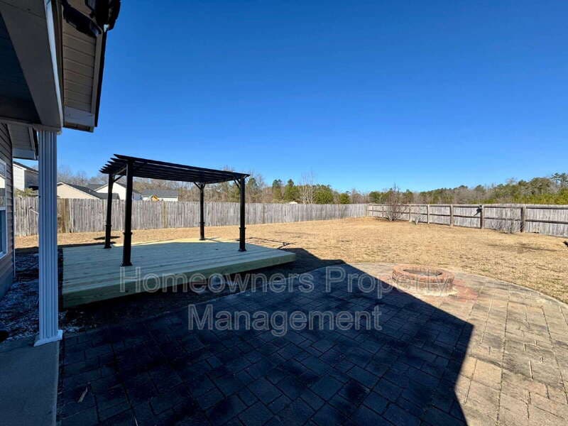 Raeford House: 114 Edisto Ct