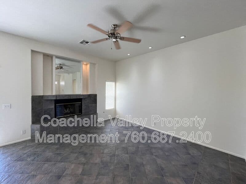 Cathedral City House: 68681 Pasada Rd