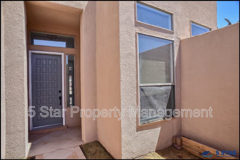 El Paso House: 7959 Morning Dawn Avenue !!