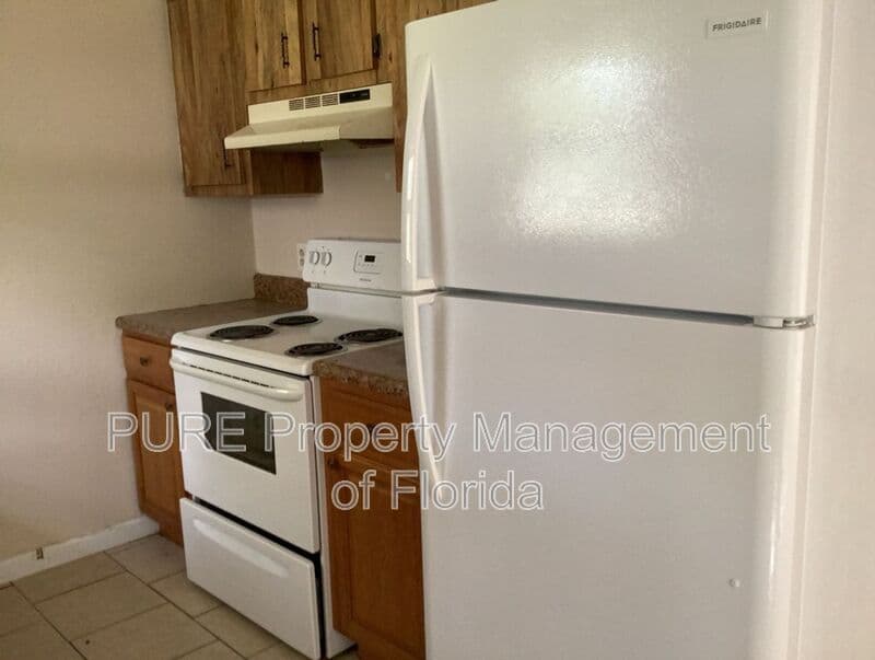 Ocala House: 1814 NE 17 Street