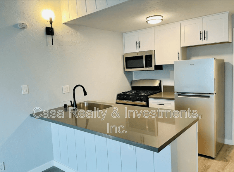 North Hollywood House: 11443 Emelita Street