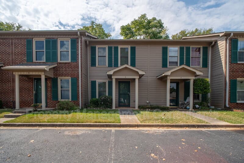 Huntsville Townhome: 8151 Oldfield Rd SW