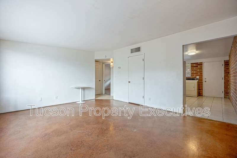 Tucson Condo: 45 East Alturas Street