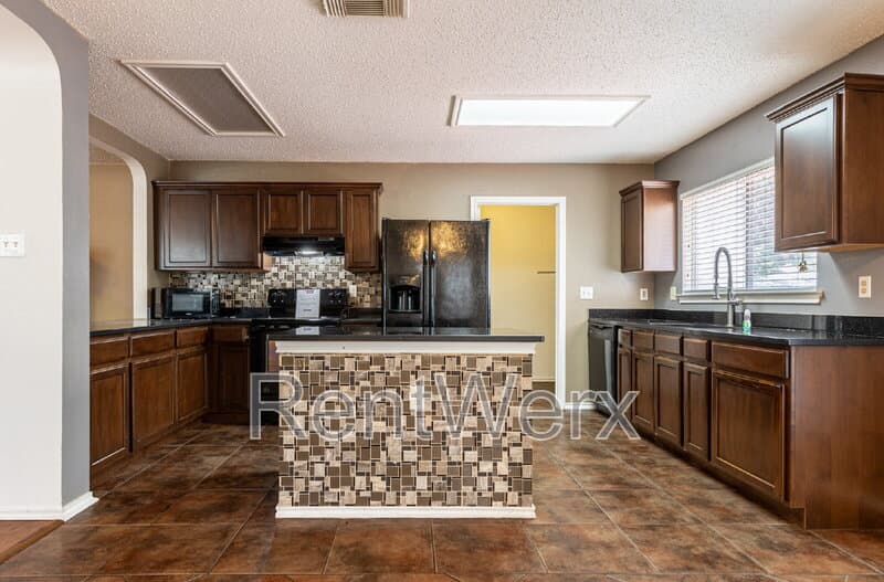 San Antonio House: 5602 Timber Bark