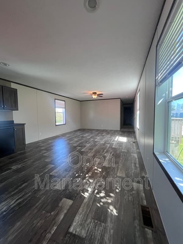 Huxley House: 511 East 1st Street