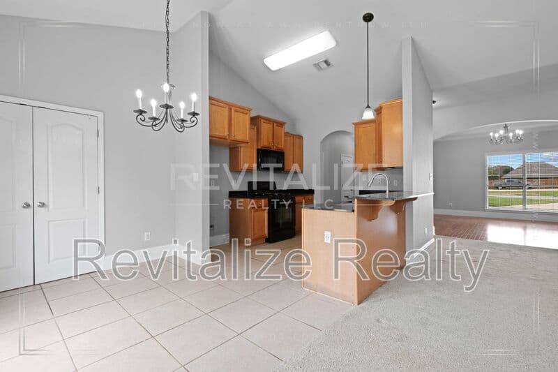 Daphne House: 11070 Courtland Court