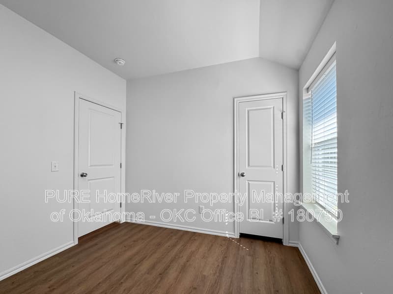 Oklahoma City Condo: 11421 University Dr