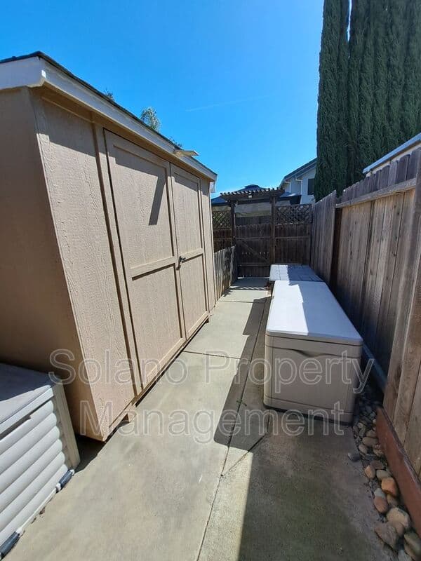 Vacaville House: 354 Bradley Dr.