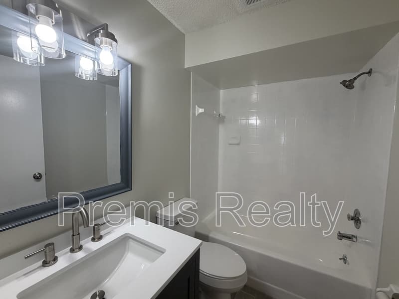 Clearwater House: 1760 Evans Drive