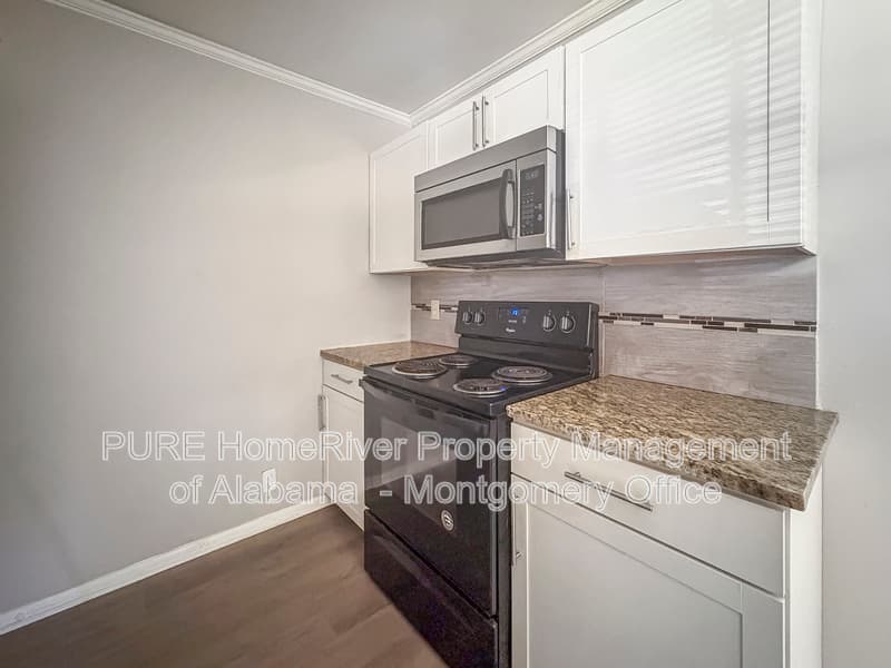 Montgomery House: 1701 Longmeadow Dr