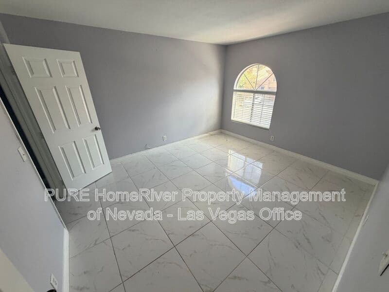 Henderson House: 2832 Mill Point Dr.